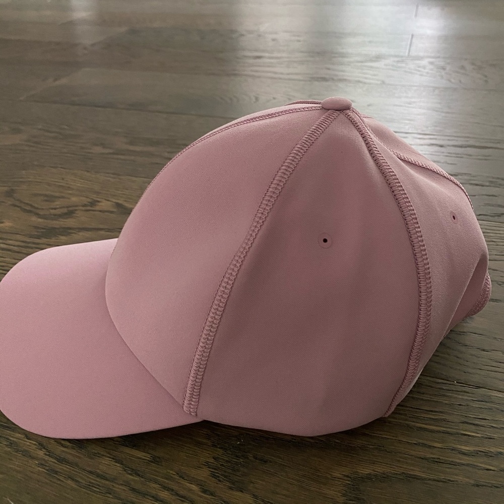 SOLD ⭕️ Women’s Lululemon Running Hat